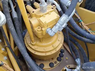 2021-caterpillar-44469648