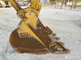 2021-caterpillar-44469672