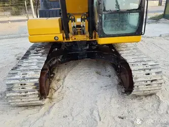 2021-caterpillar-44469708