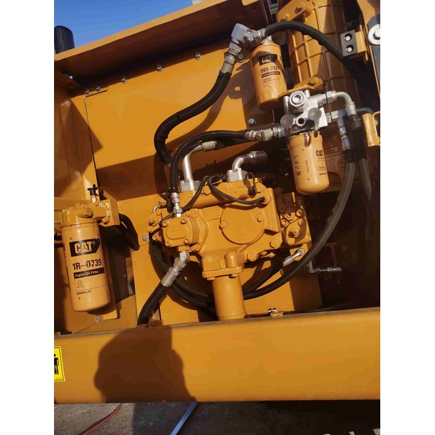 2020 Caterpillar 320D-44470170