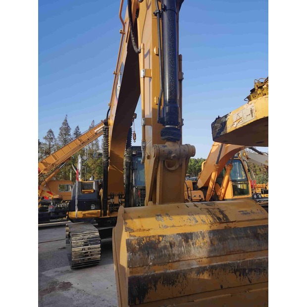 2020 Caterpillar 320D-44470171