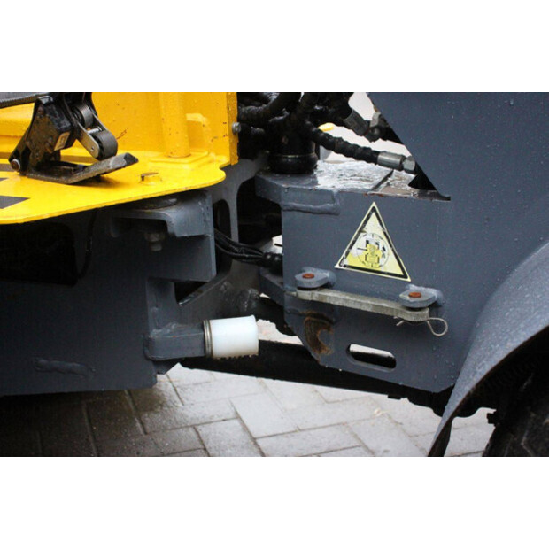 2021 Eurotrac W11-ME-44470307