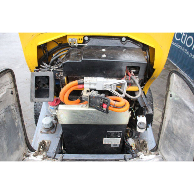 2021 Eurotrac W11-ME-44470309