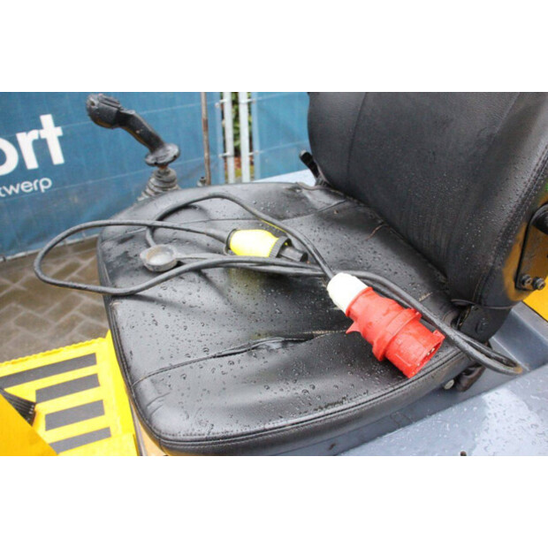 2021 Eurotrac W11-ME-44470312