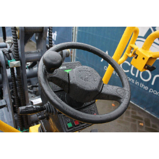 2021 Eurotrac W11-ME-44470317