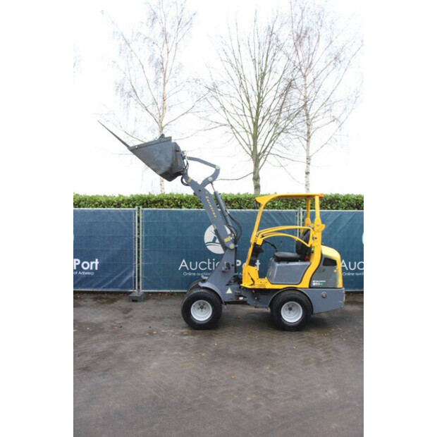 2021 Eurotrac W11-ME-44470323