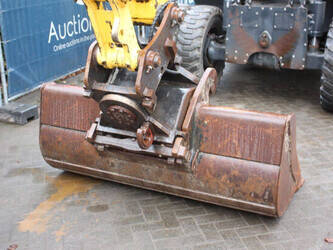 2015-komatsu-pw160-8-1396330-44470456