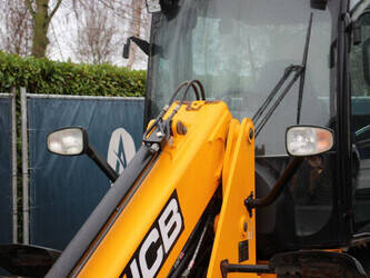 2022-jcb-tm220-44470493