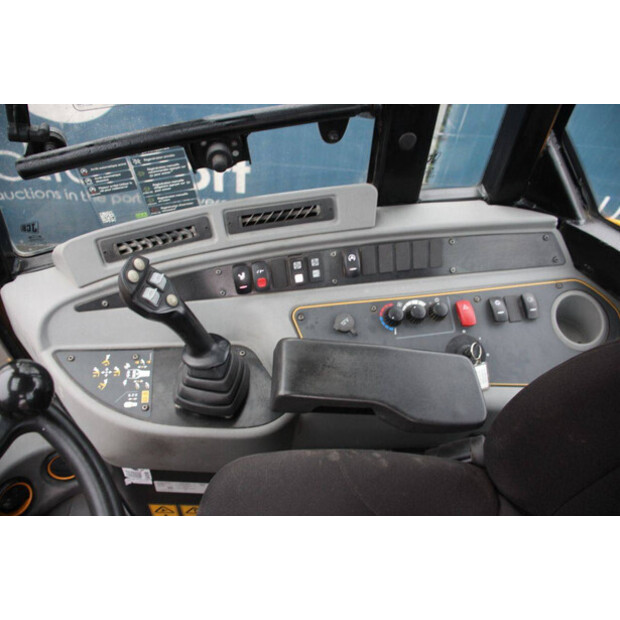 2022 JCB TM220-44470509