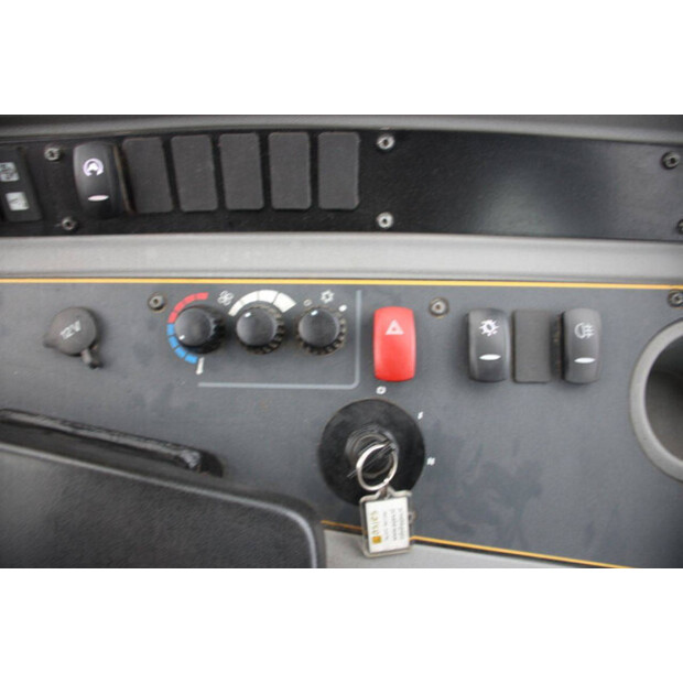 2022 JCB TM220-44470512