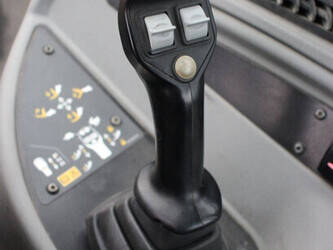 2022-jcb-tm220-44470514