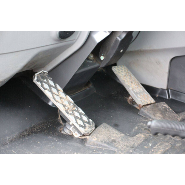 2018 CASE 21F-44470605