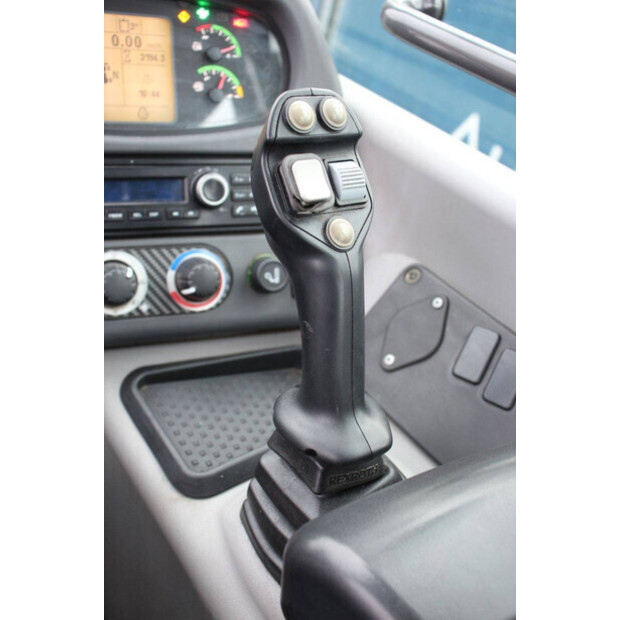 2018 CASE 21F-44470610