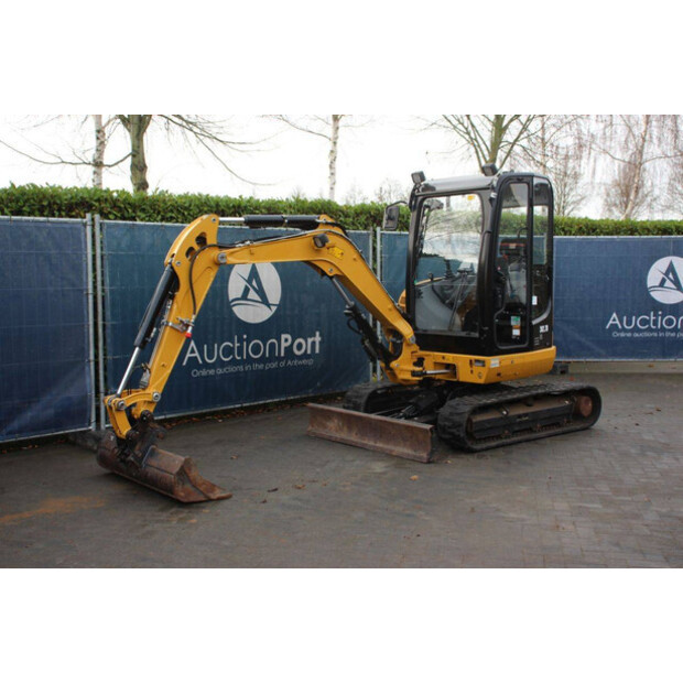 2020 Caterpillar 302.7DCR-44470662