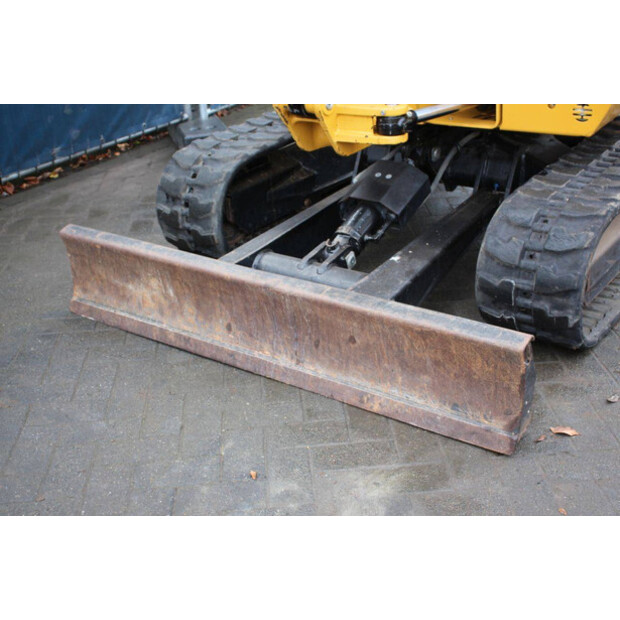 2020 Caterpillar 302.7DCR-44470670