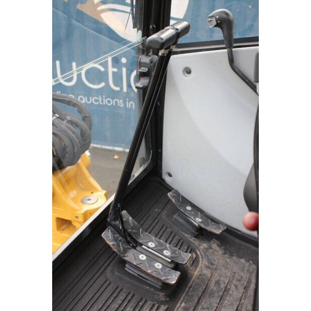 2020 Caterpillar 302.7DCR-44470685