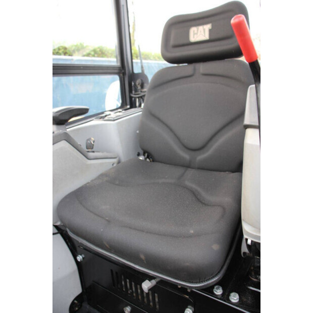 2020 Caterpillar 302.7DCR-44470686