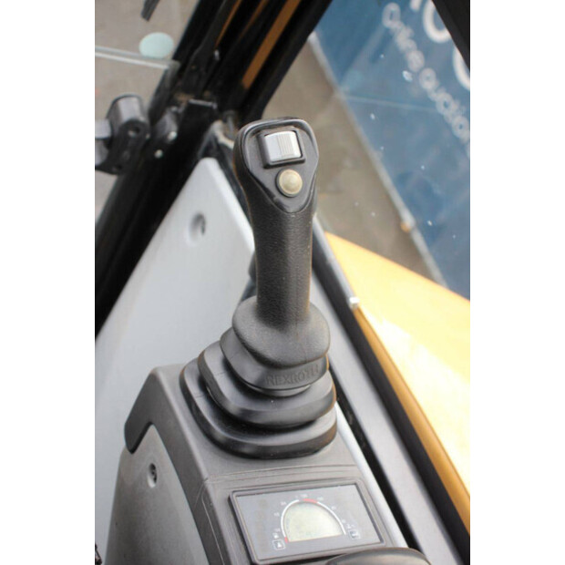 2020 Caterpillar 302.7DCR-44470690