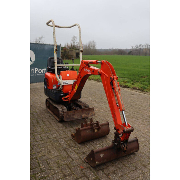 2010 KUBOTA K008-3-44470846