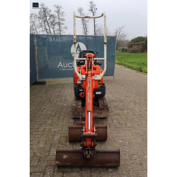 2010 KUBOTA K008-3-44470847