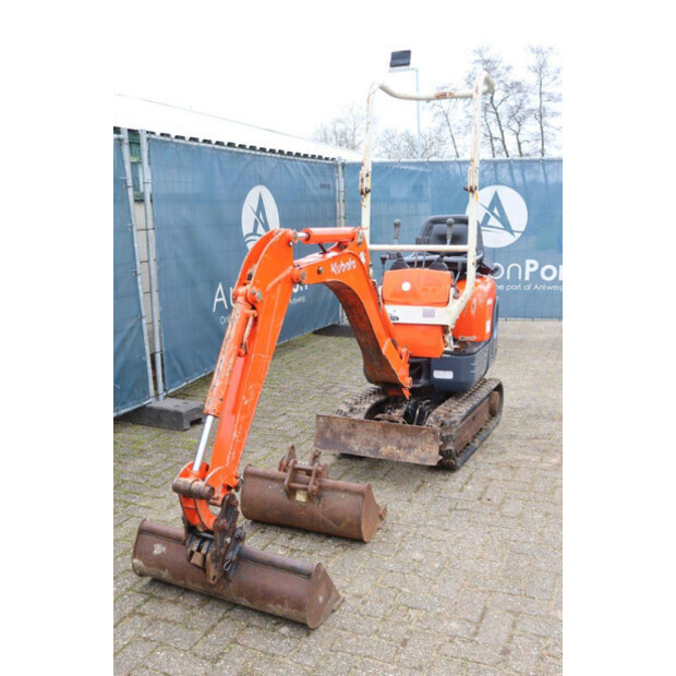 2010 KUBOTA K008-3-44470848