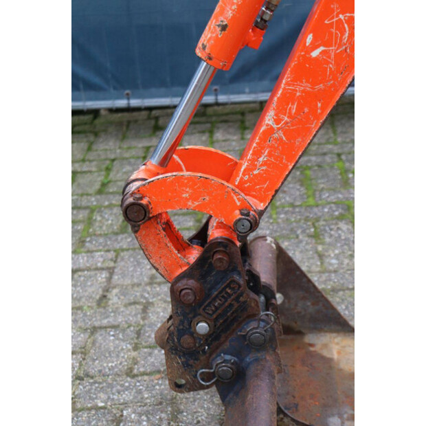 2010 KUBOTA K008-3-44470851