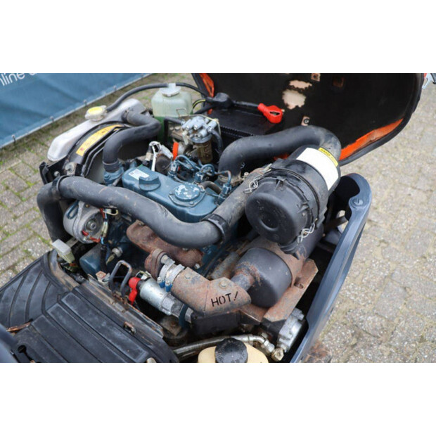 2010 KUBOTA K008-3-44470861