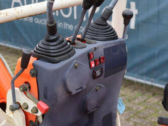 2010-kubota-k008-3-1396359-44470866