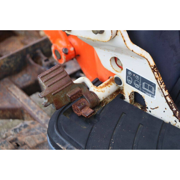 2010 KUBOTA K008-3-44470867