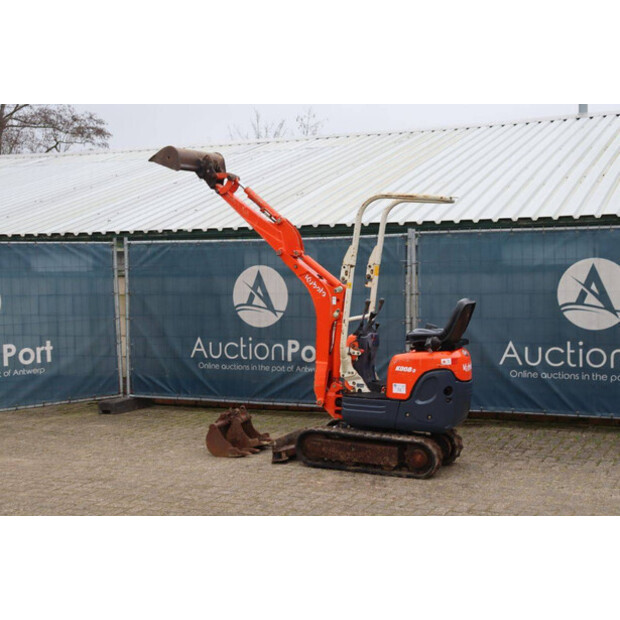 2010 KUBOTA K008-3-44470876