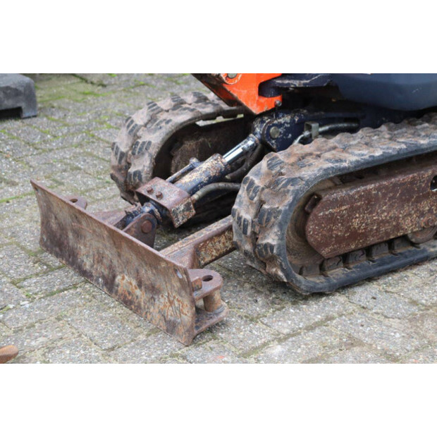 2010 KUBOTA K008-3-44470878