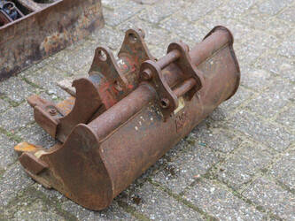 2010-kubota-k008-3-1396359-44470881