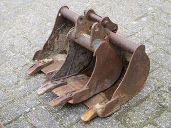 2010-kubota-k008-3-1396359-44470882