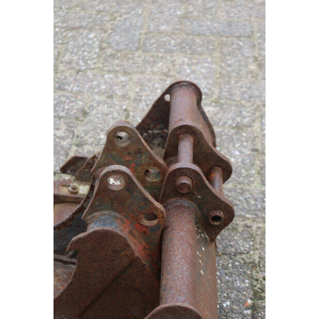 2010 KUBOTA K008-3-44470883