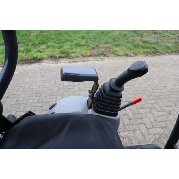 2016 كوبوتا U17-3α-44470920