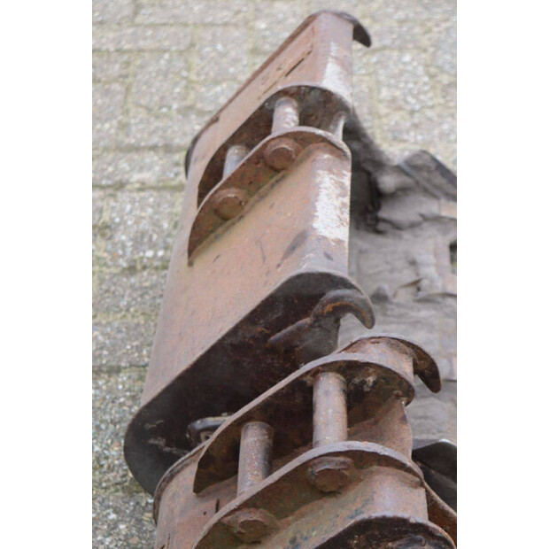 2016 كوبوتا U17-3α-44470933