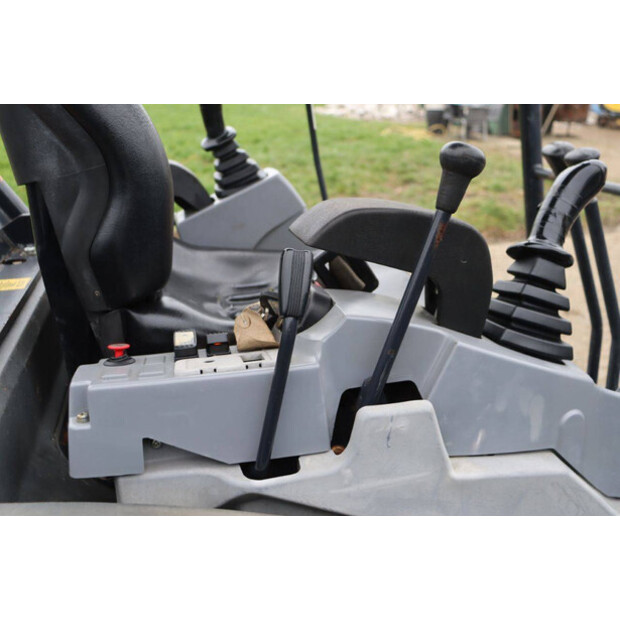 2016 كوبوتا KX015-4-44470966