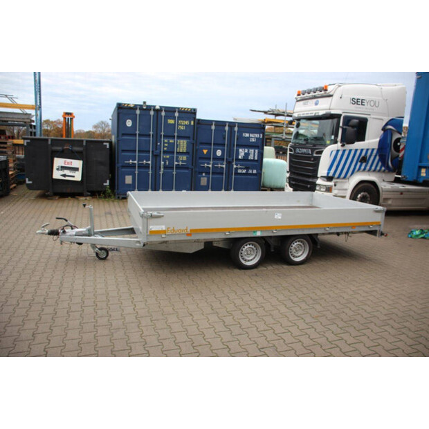 2025 إدوارد P4-44471032