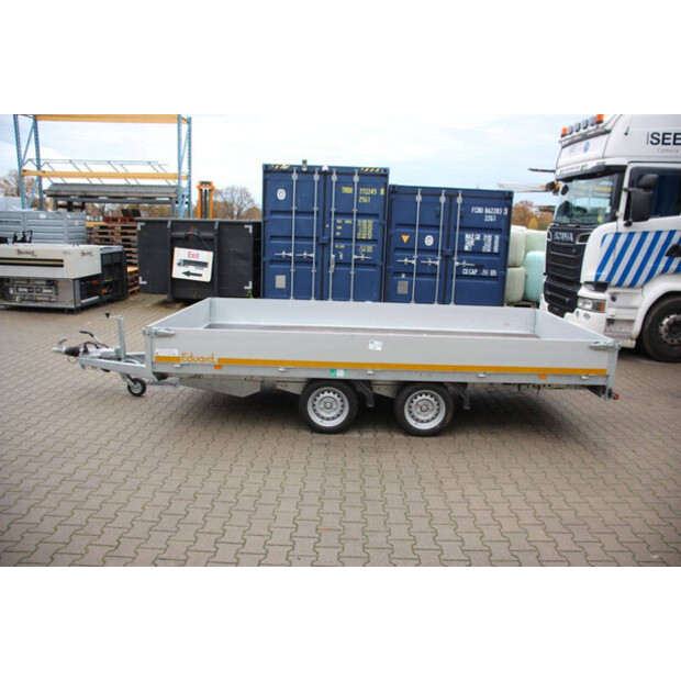 2025 إدوارد P4-44471033