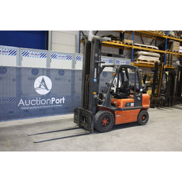 2000 NISSAN 30-44471058