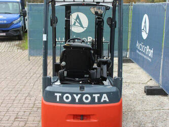 2016-toyota-8fbe15t-1396957-44471476