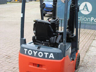 2016-toyota-8fbe15t-1396957-44471477