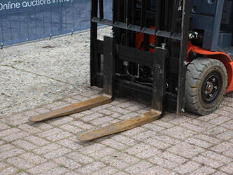 2016-toyota-8fbe15t-1396957-44471481