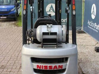 2011-nissan-p1p1a15d-1396962-44471636