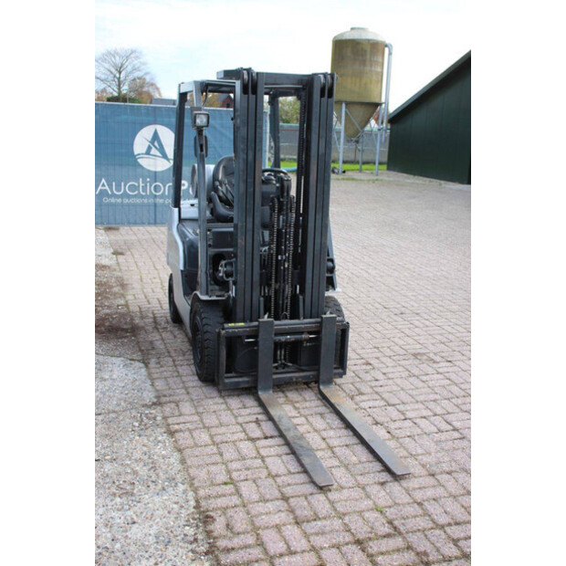 2011 نيسان P1P1A15D-44471638