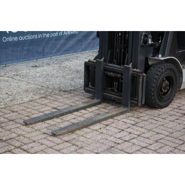 2011 نيسان P1P1A15D-44471641