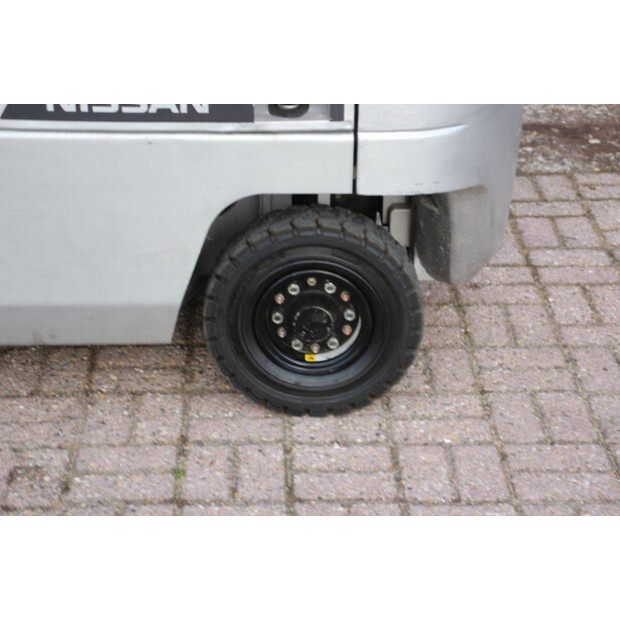 2011 نيسان P1P1A15D-44471647