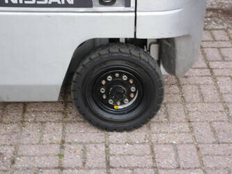 2011-nissan-p1p1a15d-1396962-44471647