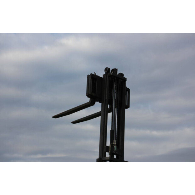 2011 نيسان P1P1A15D-44471664