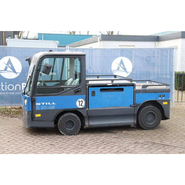 2017 Still R07-25-44471937